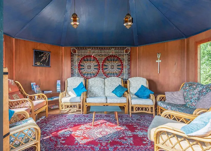 The Smithy - Uk49963 *